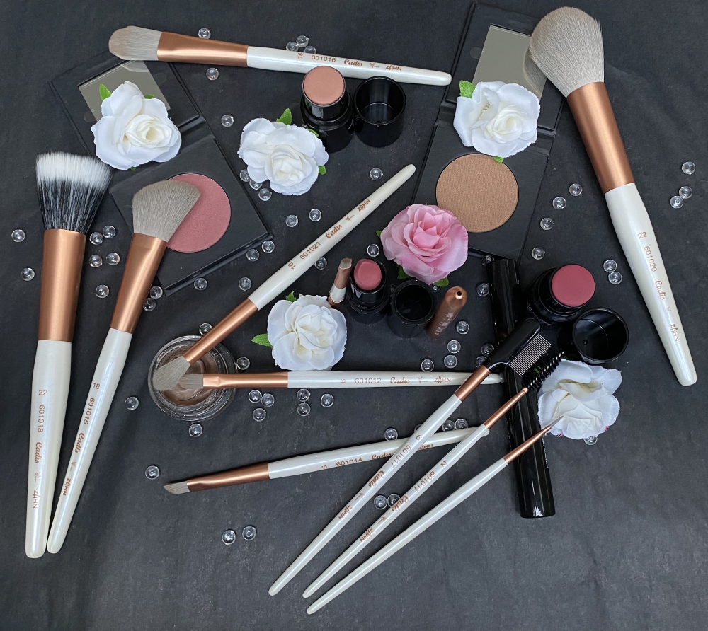 Cadis Color cosmetic brushes