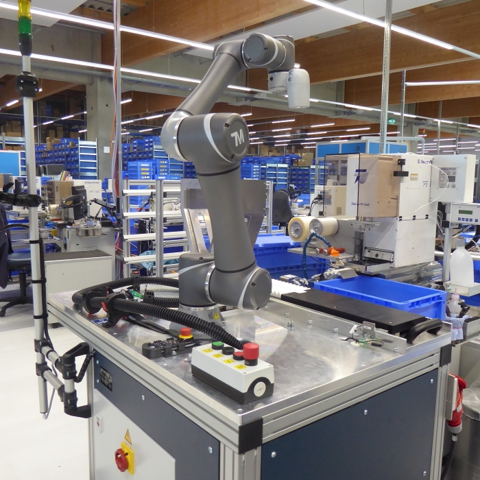 Cobot Zahn Pinsel GmbH