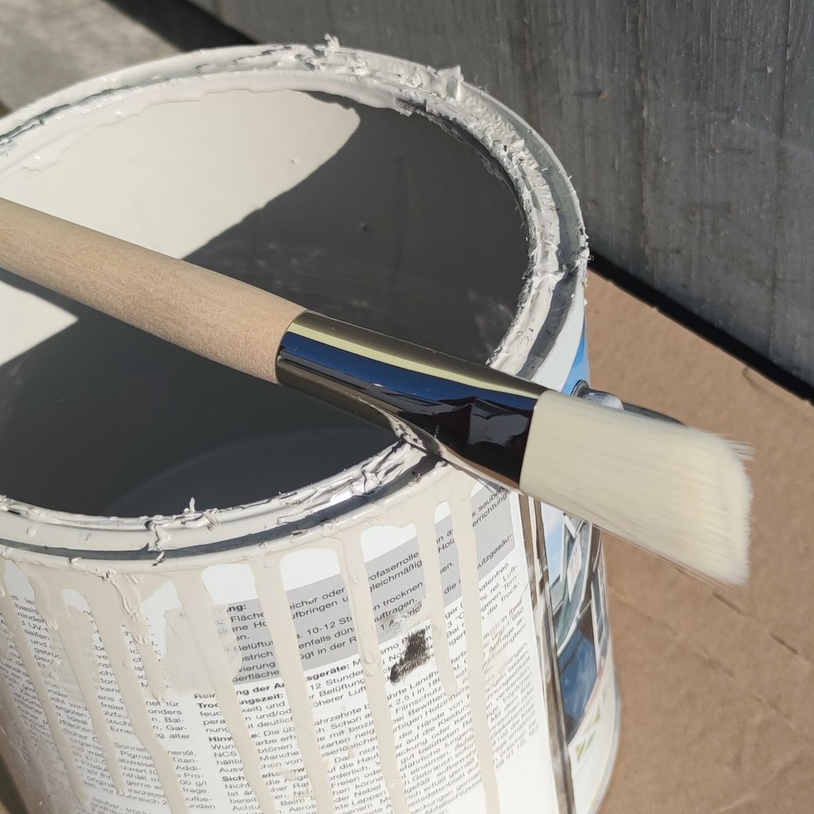 Triangular liner falbex on paint bucket