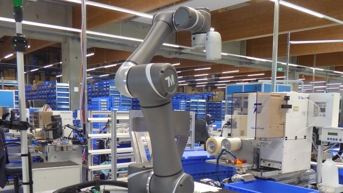 [Translate to English:] Cobot Zahn Pinsel GmbH