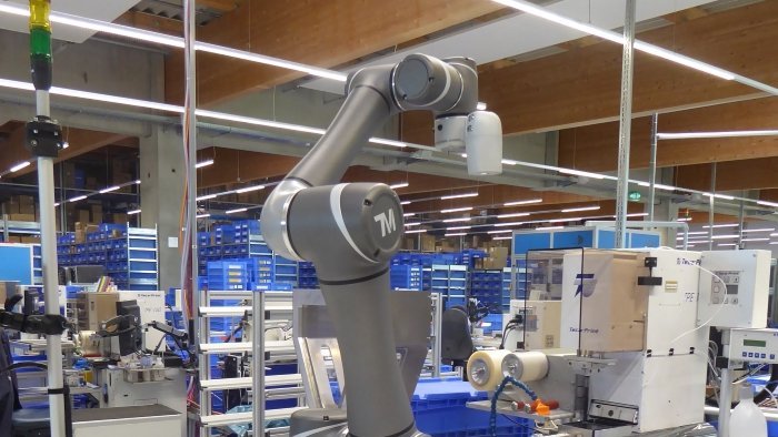 [Translate to English:] Cobot Zahn Pinsel GmbH